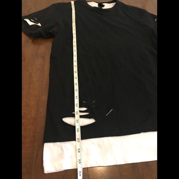 𝅺Men’s Black and White Urban Id Short a sleeve Crew Neck Shirt size Medium - Picture 8 of 9